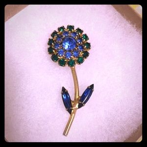 🌻 Vintage flower brooch